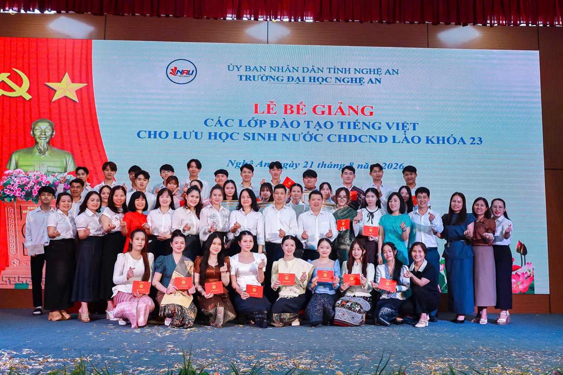 143 Lưu học sinh Lào tốt nghiệp – Khép lại một hành trình đẹp, lan tỏa tình hữu nghị Việt – Lào