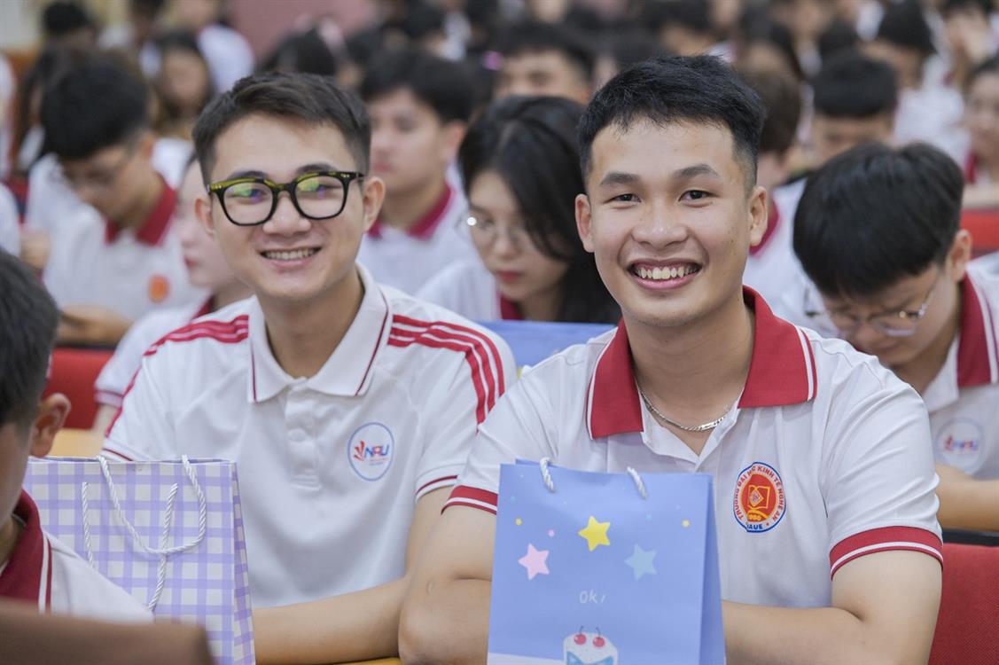 LÀM CHỦ AI – Từ công cụ học tập đến năng lực khởi nghiệp. AI có thể giúp đi nhanh hơn, nhưng con người quyết định đi đâu