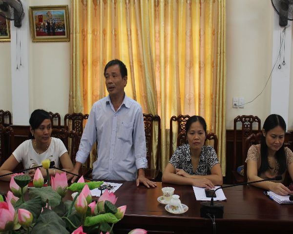 Đồng chí Nguyễn Đình Song phát biểu tham luận tại Đại hội