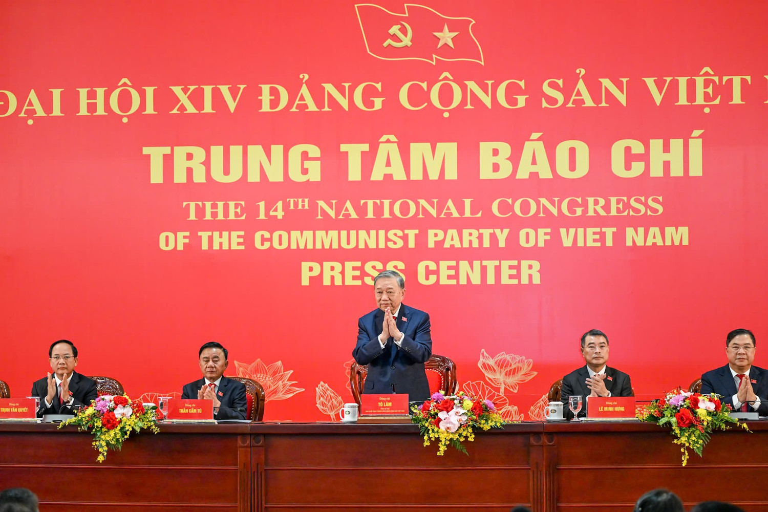Tổng Bí thư Tô Lâm chỉ đạo và chủ trì buổi Họp báo.