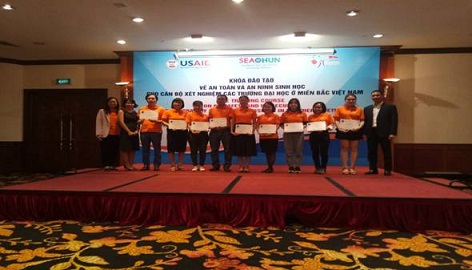 Cán bộ Khoa Nông Lâm Ngư tham gia khóa đào tạo về an toàn và an ninh sinh học