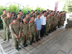 Tập thể lớp K5,6 các chuyên ngành tham quan học tập thực tế tại Khu Di tích lịch sử nhân dịp kỷ niệm 52 năm chiến thắng Truông Bồn