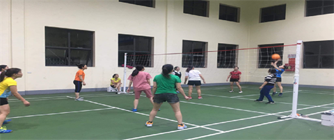 Công đoàn Khoa Cơ sở, Trường Đại học Kinh tế Nghệ An tổ chức hoạt động chào mừng ngày Phụ nữ Việt Nam 20/10  và chia tay thầy giáo Thái Văn Hội về nghỉ hưu theo chế độ