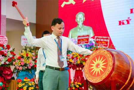 Trường Đại học Kinh tế Nghệ An tổ chức Lễ Kỷ niệm Ngày Nhà giáo Việt Nam 20/11 và Khai giảng năm học 2021-2022