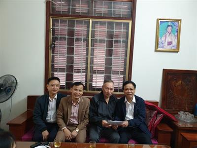 Lãnh đạo nhà trường thăm, chúc tết các đồng chí nguyên lãnh đạo nhà trường