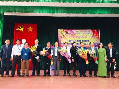 Trường Đại học kinh tế Nghệ An tặng quà ‘Tết vì người nghèo’’ tại xã Hưng Hòa – Thành phố Vinh