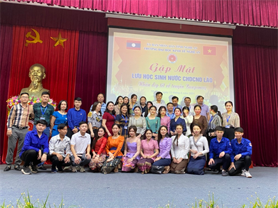 Rộn ràng không khí đón Tết Bun Pi May cùng sinh viên Lào tại Trường Đại học Kinh tế Nghệ An
