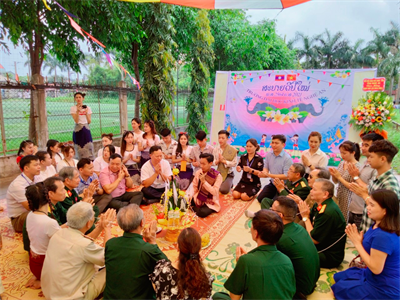 Trường Đại học Kinh tế Nghệ An tổ chức Tết Bunpimay cho lưu học sinh Lào