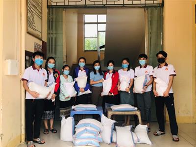 Trường Đại học Kinh tế Nghệ An hỗ trợ sinh viên đang lưu trú tại KTX trong thời gian thực hiện Chỉ thị 16 của Thủ tướng Chính phủ về giãn cách xã hội phòng chống dịch Covid 19