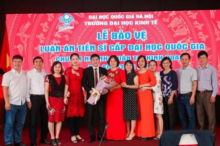 Nghiên cứu sinh Đinh Văn Tới bảo vệ thành công luận án Tiến sĩ