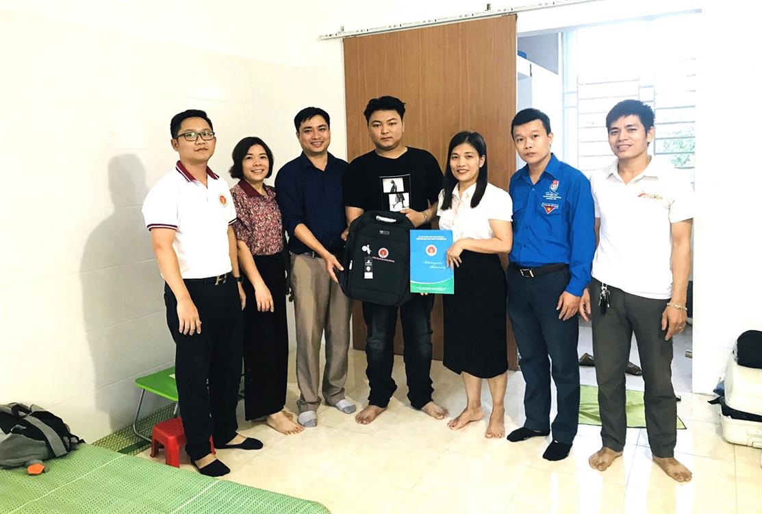 Ấm áp và nhân văn “Trao gửi yêu thương”
