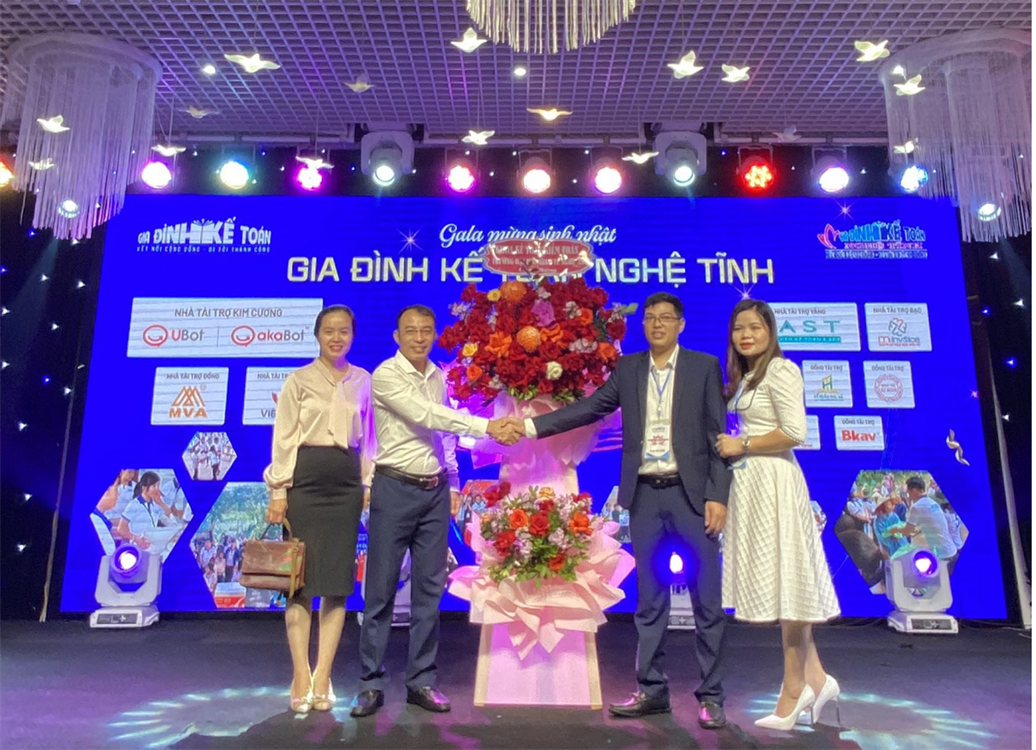 Khoa Kế toán – Kiểm toán chúc mừng sinh nhật Gia đình Kế toán Nghệ Tĩnh