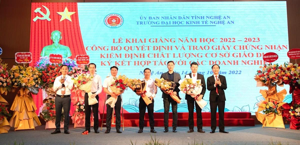 Ký kết hợp tác với doanh nghiệp – đảm bảo việc làm cho sinh viên Trường Đại học Kinh tế Nghệ An