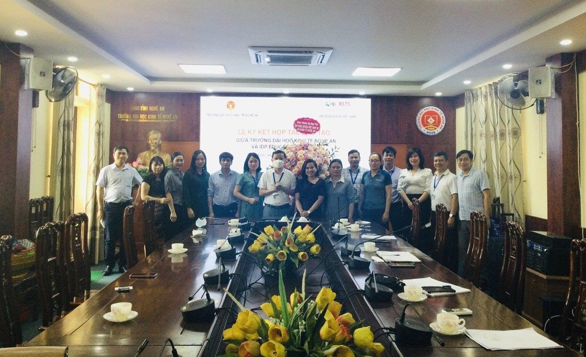 Lễ ký thỏa thuận hợp tác đào tạo giữa Trường Đại học Kinh tế Nghệ An và IDP Education Việt Nam