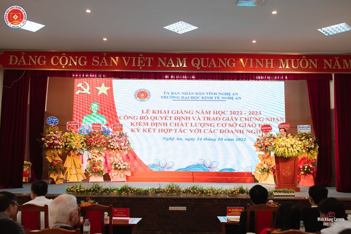 Trường Đại học Kinh tế Nghệ An nhận Giấy chứng nhận kiểm định chất lượng cơ sở giáo dục đại học