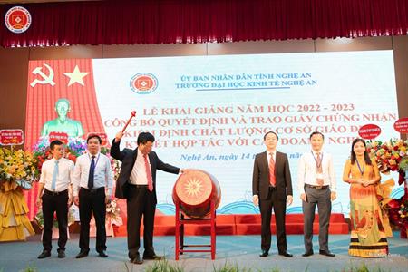 Trường Đại học Kinh tế Nghệ An tổ chức Lễ khai giảng năm học 2022-2023