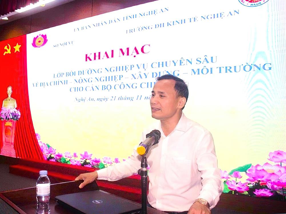 Khai giảng lớp bồi dưỡng, tập huấn chuyên sâu về Địa chính – Nông nghiệp – Xây dựng – Môi trường cho cán bộ công chức cấp xã tỉnh Nghệ An