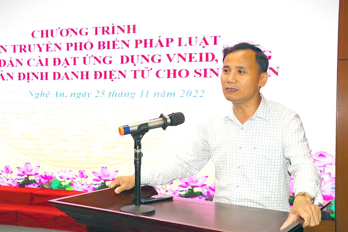 Trường Đại học Kinh tế Nghệ An tổ chức Chương trình tuyên truyền, phổ biến pháp luật và hướng dẫn cài đặt ứng dụng VNEID, định danh điện tử cho sinh viên