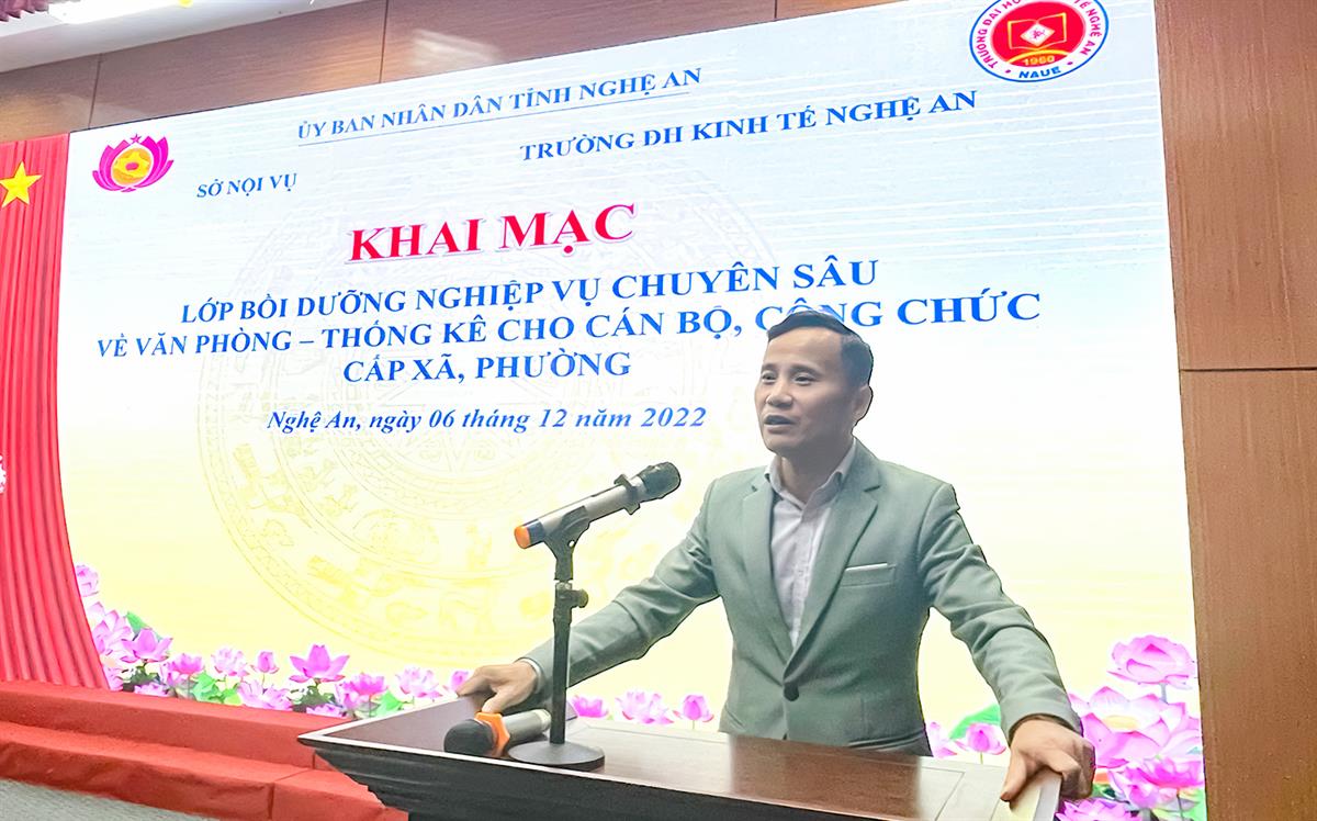 Khai mạc lớp bồi dưỡng nghiệp vụ chuyên sâu về văn phòng – thống kê cho cán bộ, công chức, viên chức năm 2022 tại Trường Đại học Kinh tế Nghệ An