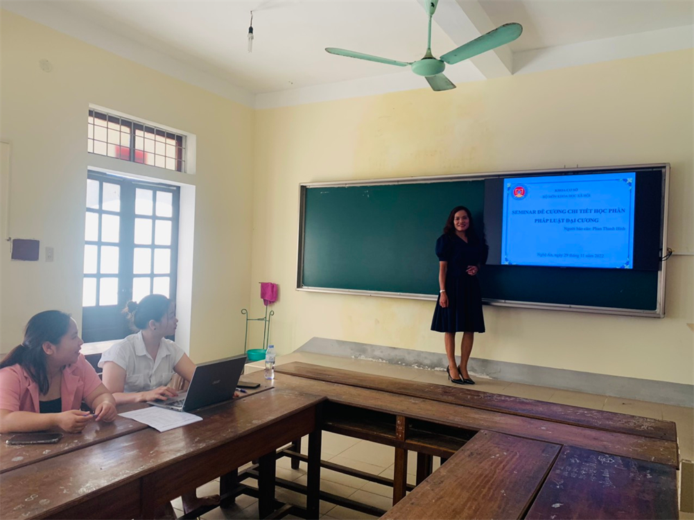 Seminar bộ môn KHXH với chủ đề: “Rà soát, chỉnh sửa đề cương chi tiết học phần Pháp luật đại cương”