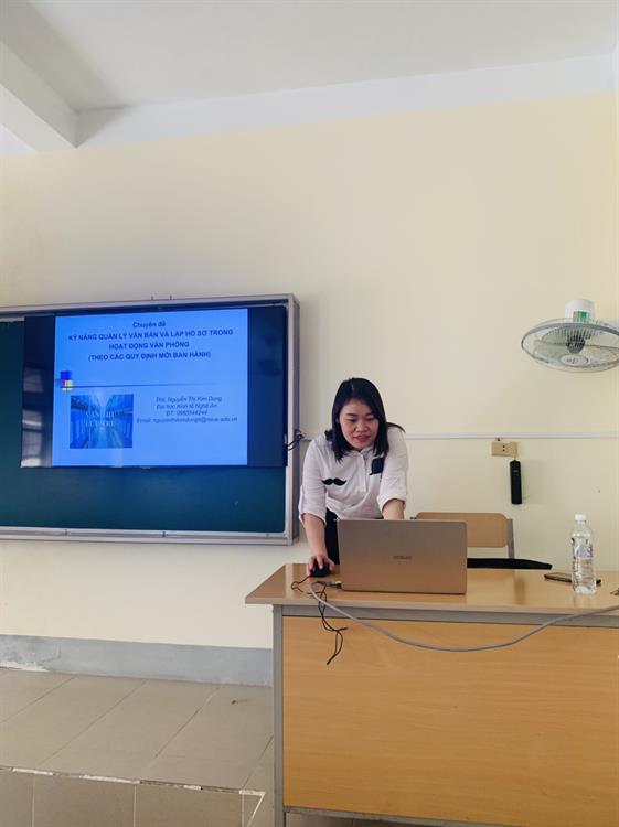 Seminar với chủ đề: “Trao đổi, xây dựng, thống nhất các nội dung giảng dạy chương trình Văn phòng – Thống kê” phục vụ giảng dạy các lớp tập huấn cán bộ công chức xã năm 2022