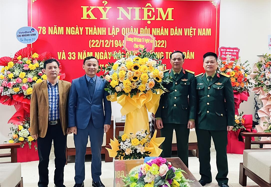 Trường Đại học Kinh tế Nghệ An thăm và chúc mừng các đơn vị Quân đội Nhân dân nhân ngày thành lập Quân đội Nhân dân Việt Nam 22/12