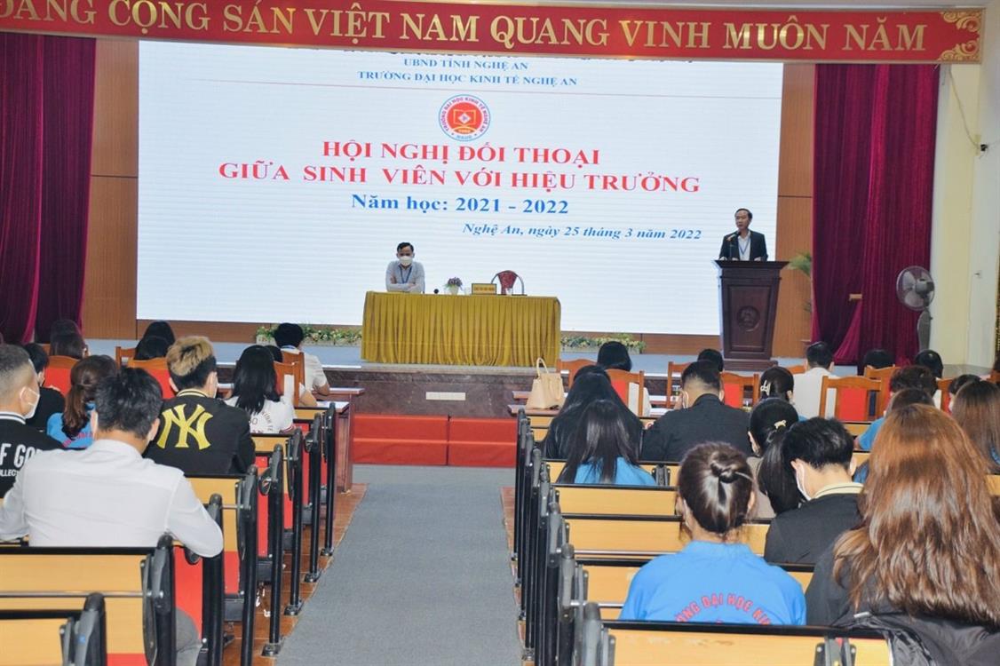 Hội nghị Đối thoại giữa Ban Giám hiệu với sinh viên năm học 2021 – 2022