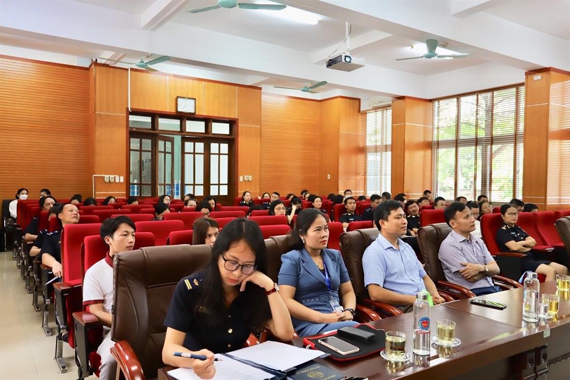 Khai giảng lớp bồi dưỡng kỹ năng thực hiện công việc và kỹ năng soạn thảo văn bản cho cán bộ Cục Hải quan Nghệ An