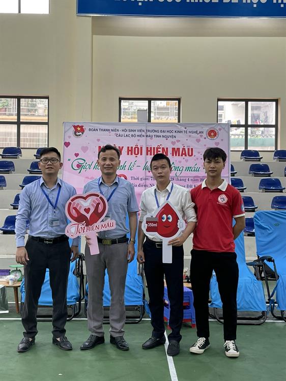 Ngày hội Hiến máu tình nguyện “ Giọt hồng kinh tế – kết nối dòng máu Việt”