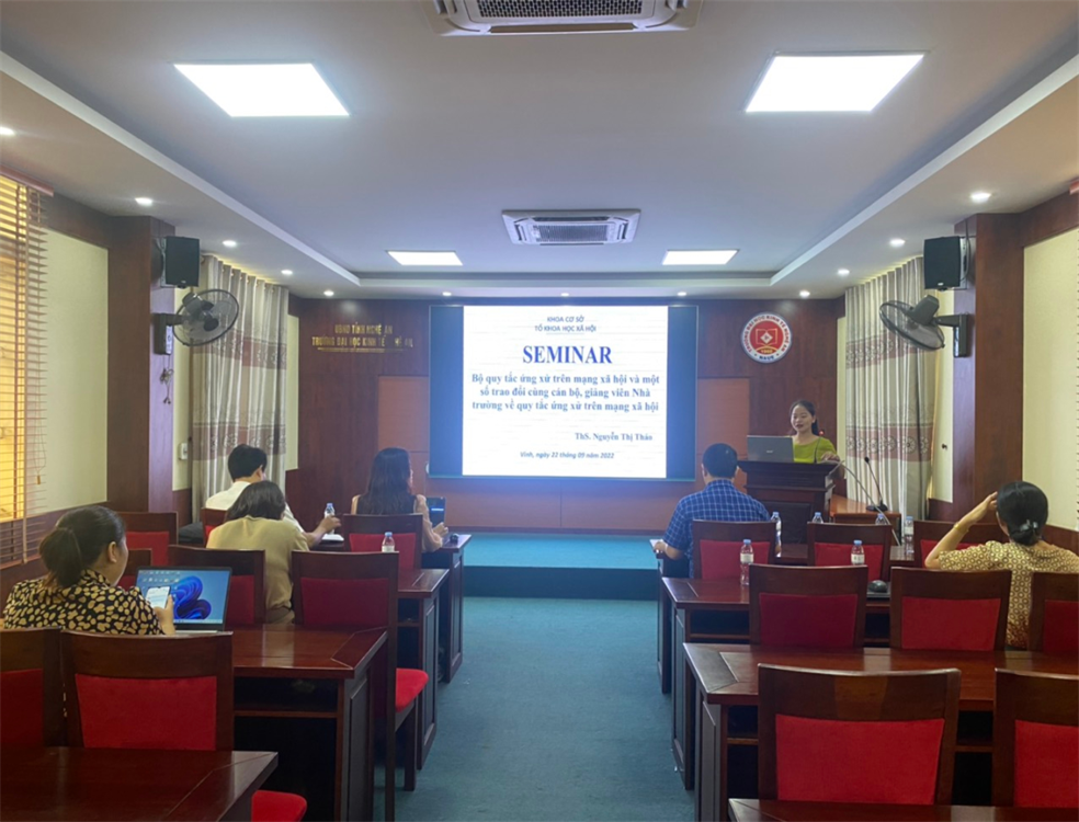 Semina bộ môn Khoa học xã hội tháng 9 năm 2022