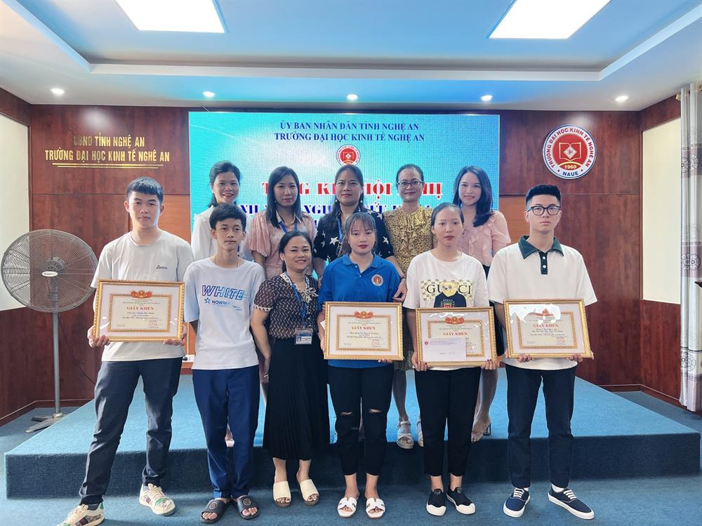 Sinh viên Khoa Kinh tế – QTKD xuất sắc giành giải nhất trong hoạt động NCKH sinh viên năm học 2021 – 2022