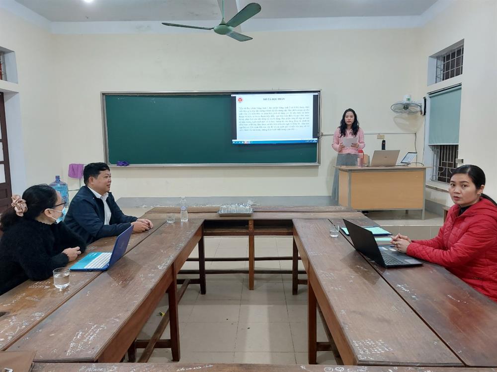Seminar tổ Ngoại Ngữ với chủ đề “Rà soát, hoàn thiện đề cương chi tiết học phần Tiếng Anh 2”