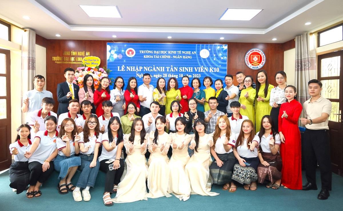 Ấn tượng Lễ Nhập ngành khoa Tài chính Ngân hàng Trường Đại học Kinh tế Nghệ An