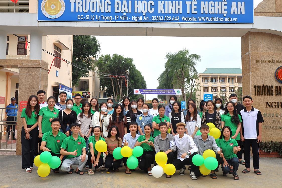 CLB Sống để yêu thương phỏng vấn tuyển thành viên mới