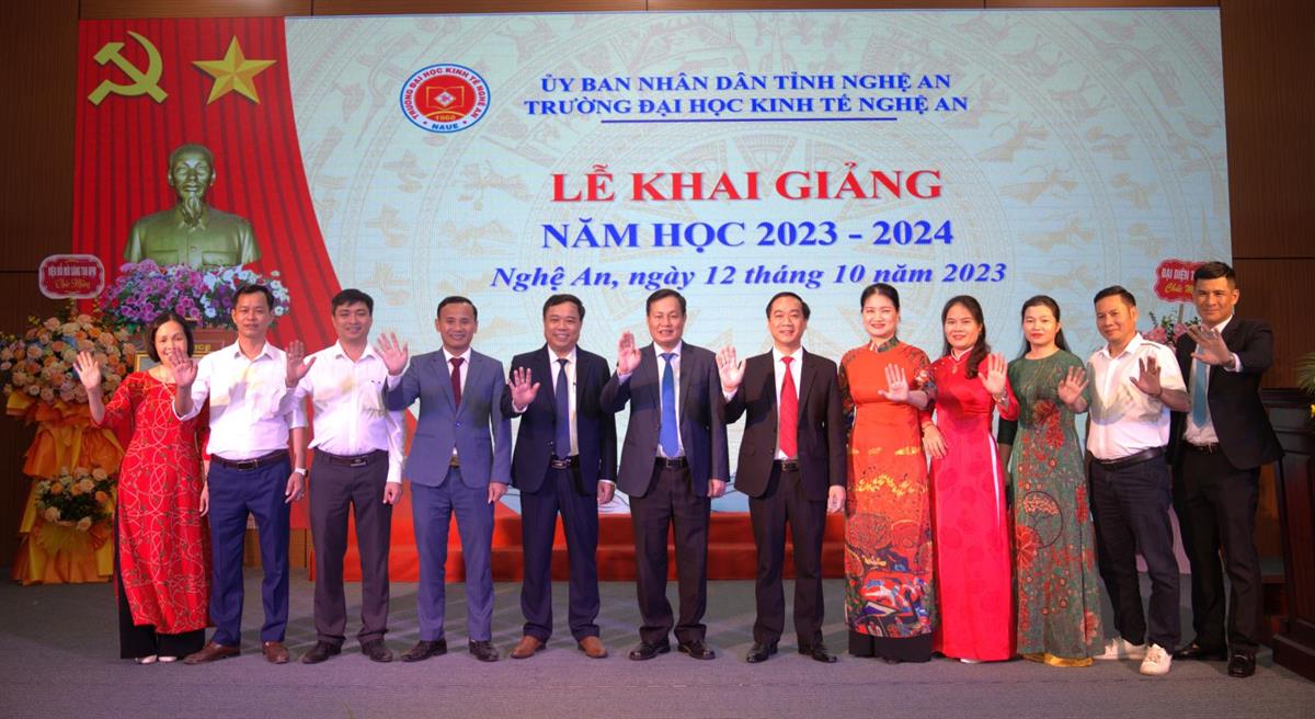 Trường Đại học Kinh tế Nghệ An long trọng tổ chức Lễ Khai giảng năm học 2023-2024