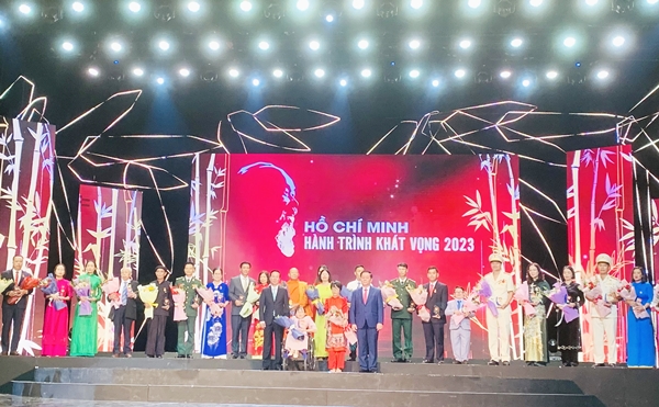 “Hồ Chí Minh – Hành trình Khát vọng” tôn vinh điển hình tiêu biểu toàn quốc năm, 2023