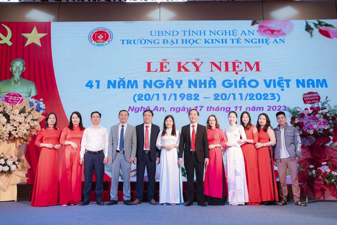 Lễ mít tinh kỷ niệm ngày Nhà giáo Việt Nam 20/11