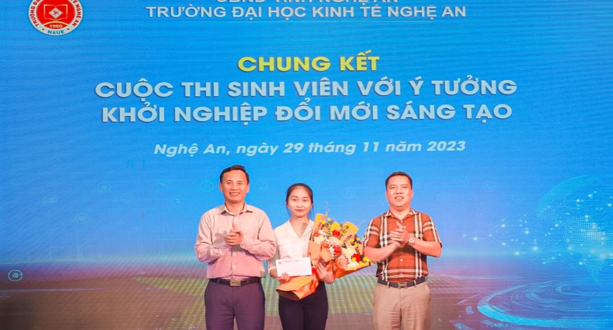 Sinh Viên khoa Công Nghệ Thông Tin dành Giải nhất Chung Kết Cuộc thi Ý Tưởng Khởi Nghiệp Sáng Tạo.