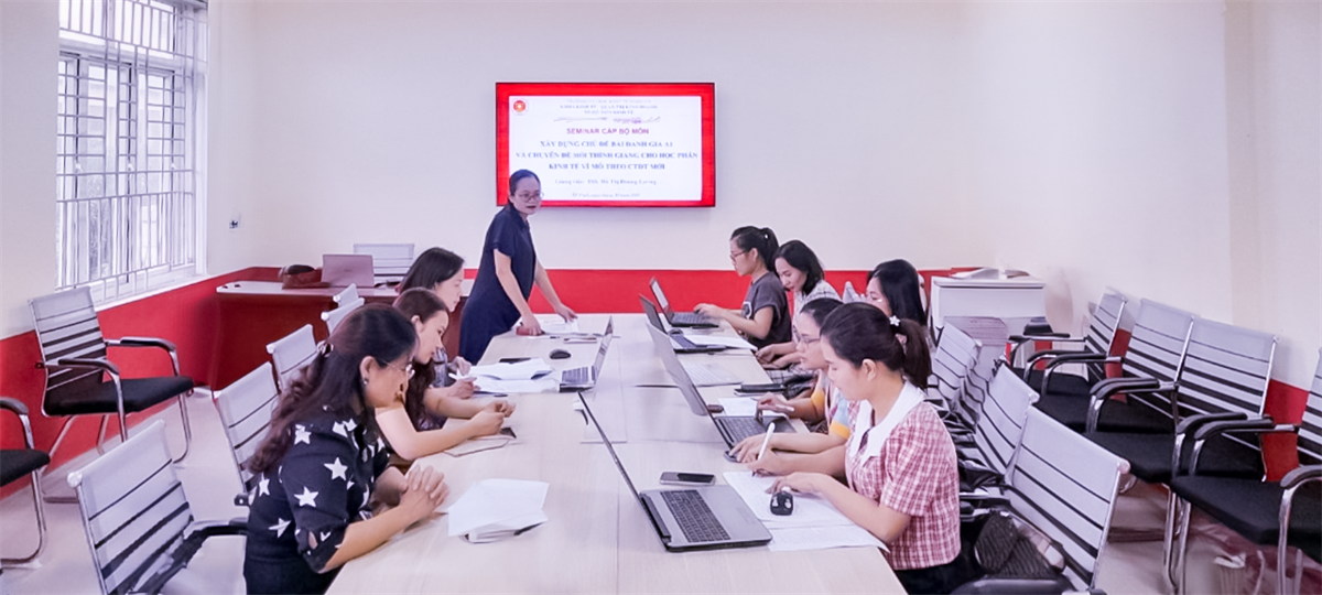 Tổ chức thành công seminar về Xây dựng các chủ đề bài đánh giá A1 và Chuyên đề mời thỉnh giảng