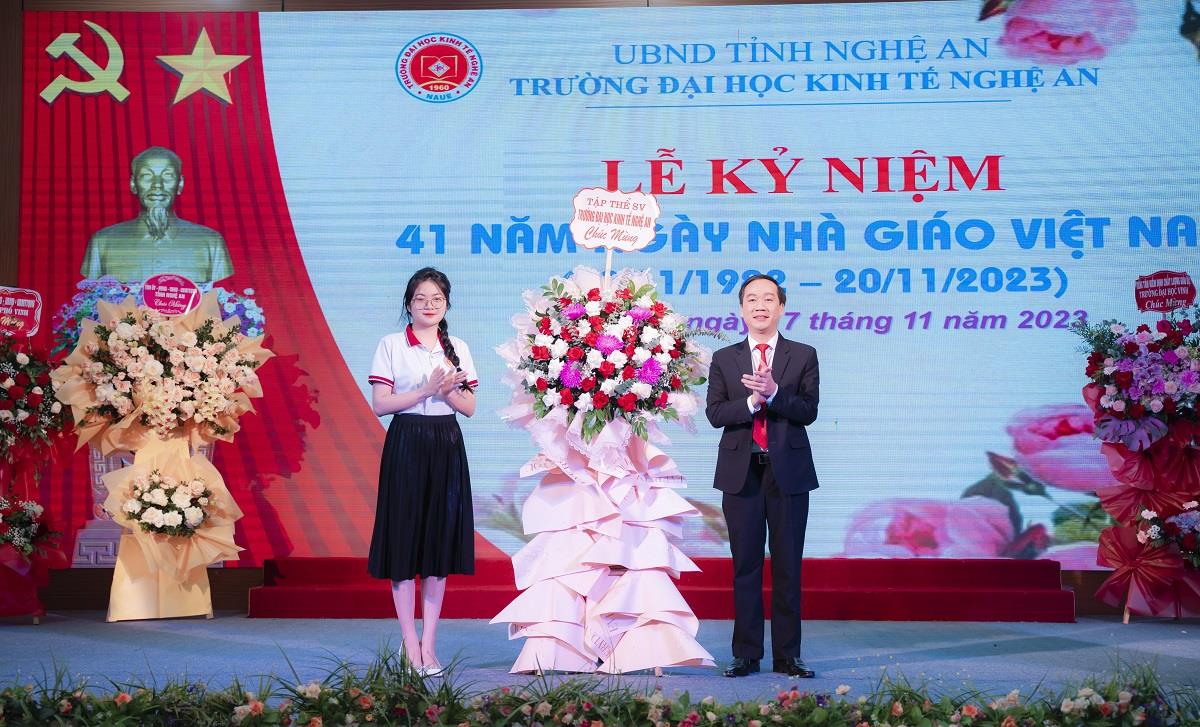 Trường Đại học Kinh tế Nghệ An tổ chức Lễ Mít tinh kỷ niệm ngày Nhà giáo Việt Nam 20/11