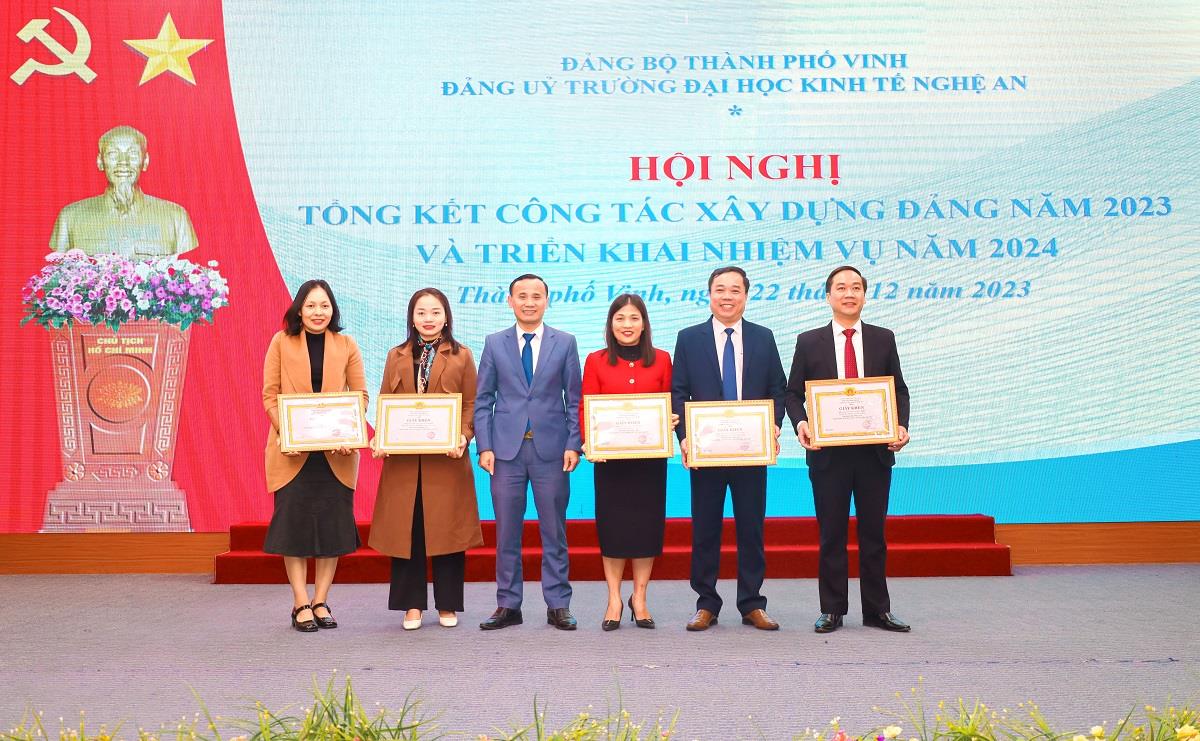 Đảng bộ Trường Đại học Kinh tế Nghệ An tổ chức Hội nghị tổng kết công tác xây dựng Đảng năm 2023 và triển khai nhiệm vụ năm 2024