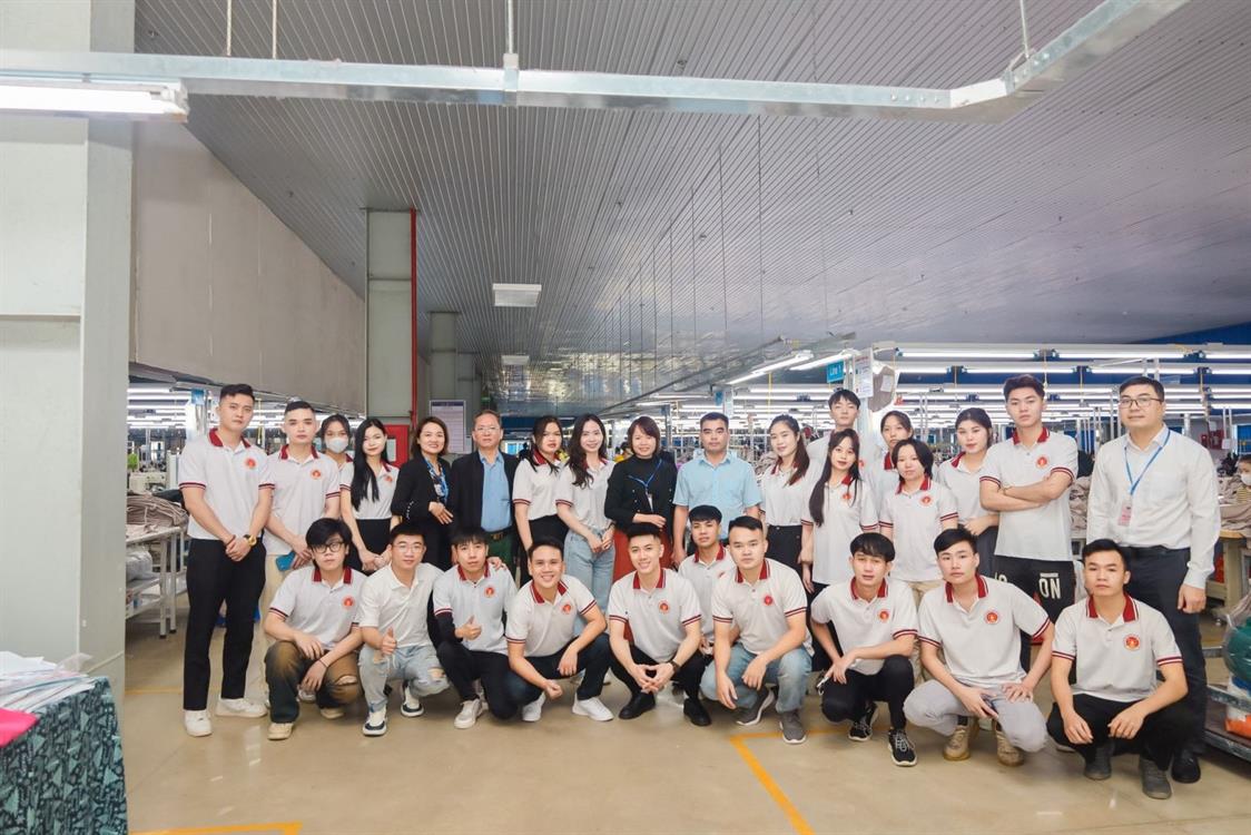 Ngành quản trị kinh doanh có dễ xin việc không? Những điều cần chuẩn bị để nổi bật trong mắt nhà tuyển dụng tương lai