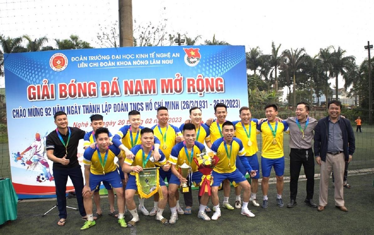 Chung kết Giải bóng đá nam mở rộng Trường Đại học Kinh tế Nghệ An năm 2023