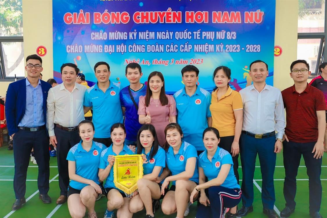 Khai mạc Giải bóng chuyền hơi nam nữ Khối thi đua các trường đại học, cao đẳng tỉnh Nghệ An năm học 2022 – 2023 tại Trường Đại học Kinh tế Nghệ An