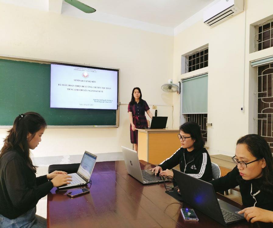 Seminar tổ ngoại ngữ với chủ đề: Rà soát, hoàn thiện đề cương chi tiết học phần tiếng anh chuyên ngành kinh tế