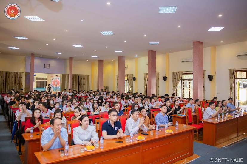 Sinh viên NAUE tham gia Talkshow “Break Your Limits” và “Khởi nghiệp ngành CNTT”