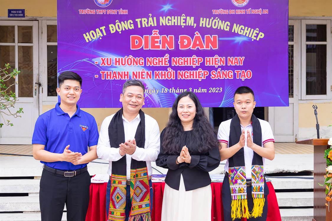Trường Đại học Kinh tế Nghệ An phối hợp tổ chức Diễn đàn hướng nghiệp và khởi nghiệp sáng tạo tại Trường THPT Dân tộc Nội trú 1