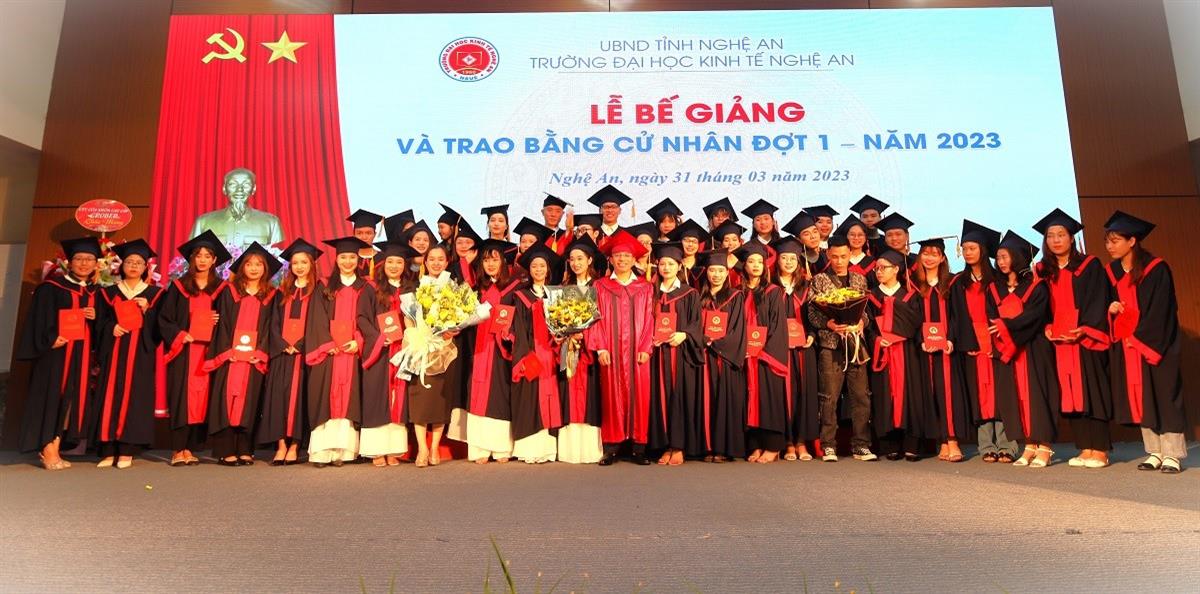 Học phí đại học – Nỗi lo của sinh viên nghèo