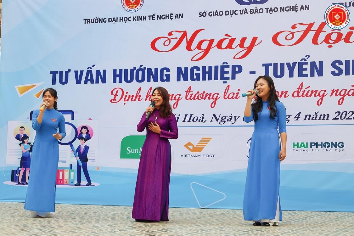 Trường Đại học Kinh tế Nghệ An phối hợp với Sở Giáo dục và Đào tạo tổ chức Ngày hội tư vấn Hướng nghiệp – Tuyển sinh 2023 tại trường THPT Tây Hiếu