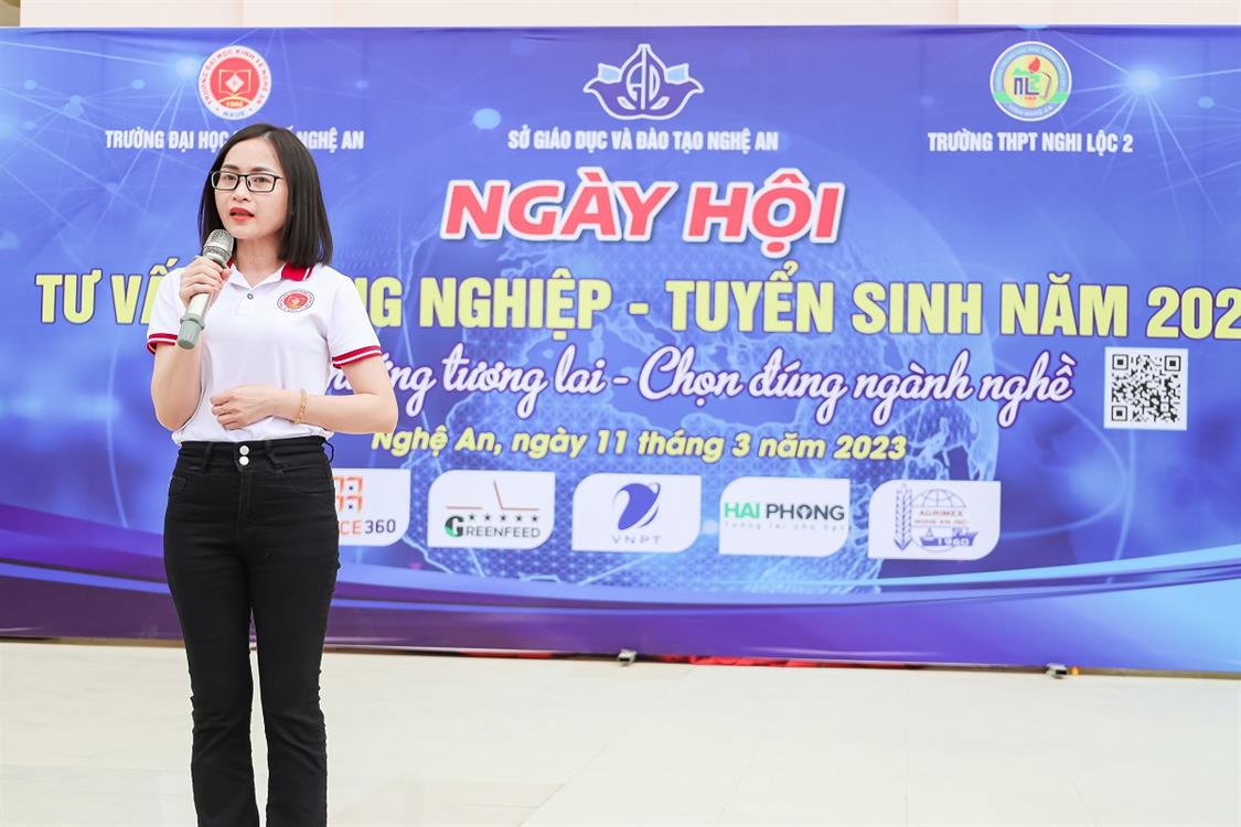 Trường Đại học Kinh tế Nghệ An: Tổ chức ngày hội tư vấn hướng nghiệp – tuyển sinh 2023 tại THPT Nghi Lộc 2